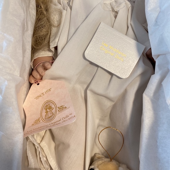 Lee Middleton Angel Doll - Picture 2 of 3